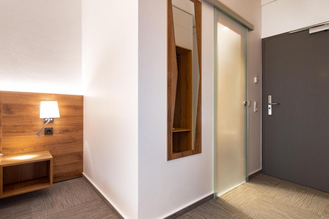 Hotel Wettiner Hof Riesa Exteriör bild